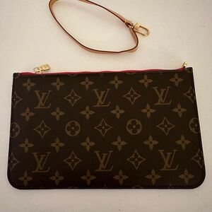 Louis Vuitton neverfull mm pouch